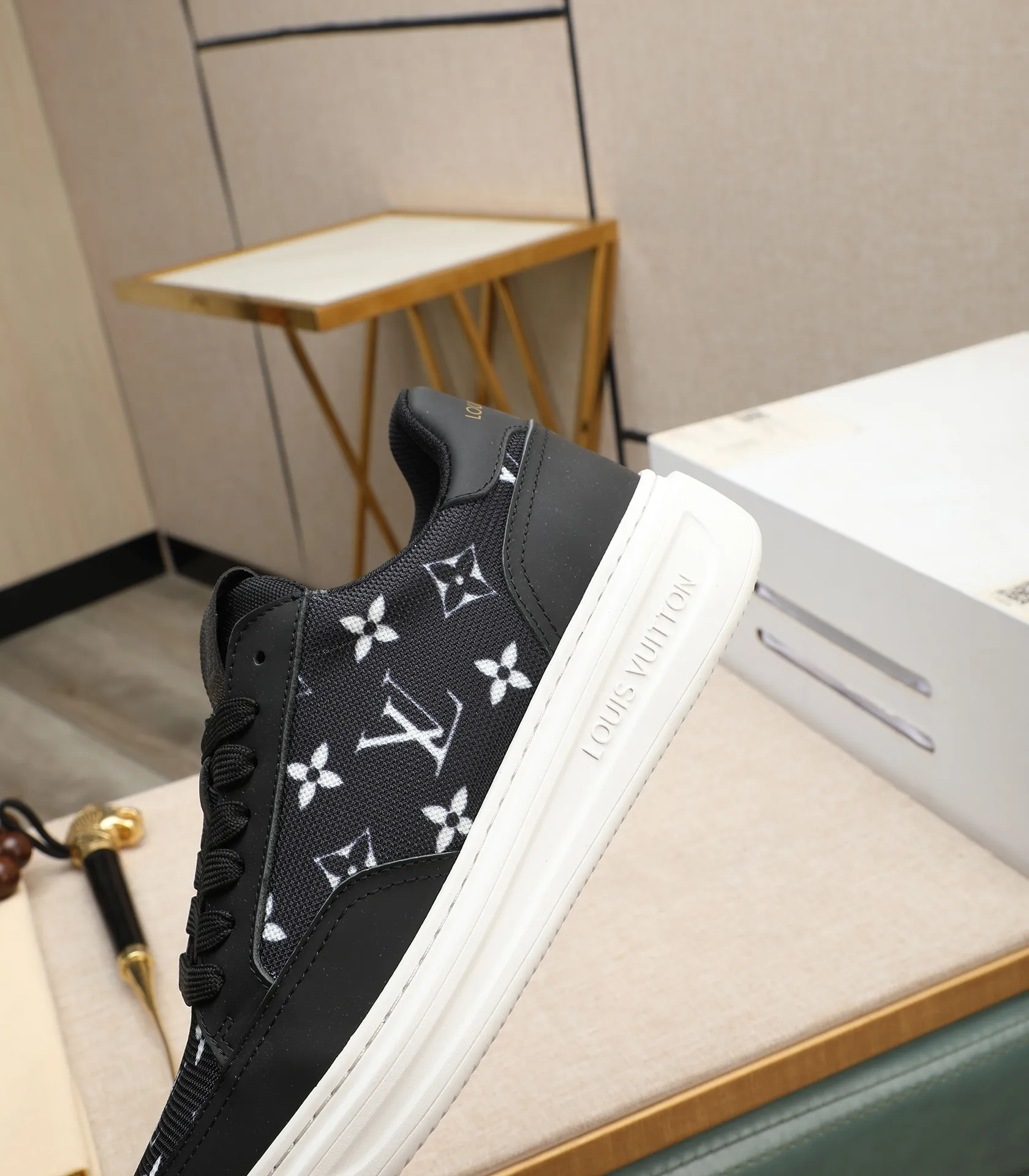 Men's shoes 💰540 💰(Niuli: full package) louis vuitton (Louis Vuitton/lv) top 🔍🔍 new models are on sale at the same time at the counter. The upper 🇮🇹 is imported from Italy, first-layer cowhide, and the lining is fully imported cowhide. 💪💪, completely 1⃣️ to 1 ⃣️Re-engraved🇮🇹💪💪, ⚠Sole: The original sole is specially provided by the original factory, the exclusive movable molded sole is super comfortable, ⚠The original factory follows the order, 🔍🔍high quality, you can enter and exit the counter at will, welcome to compare⚠. Code number:38-44